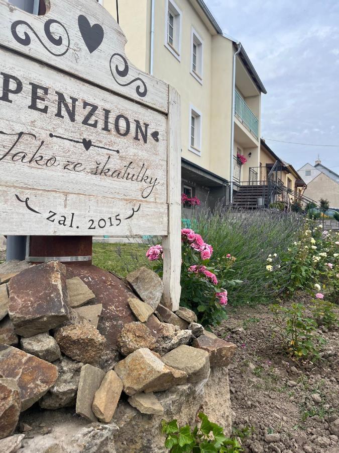 Hotel Penzion Jako Ze Škatulky Bořetice Exteriér fotografie